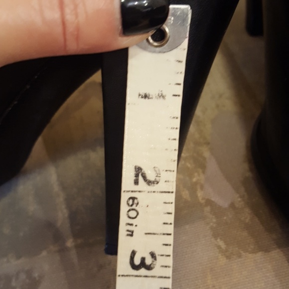 Newport News Ankle Boots - Picture 4 of 4